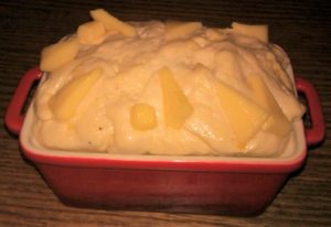 Käsekeile auf die Käsebrot Oberfläche legen oder reinstecken