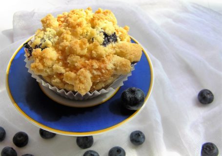 Muffins mit Blaubeeren und Streuseln