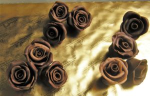 Rosen aus Modellierschokolade