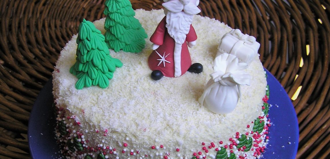 Weihnachtstorte mit Fondantfiguren